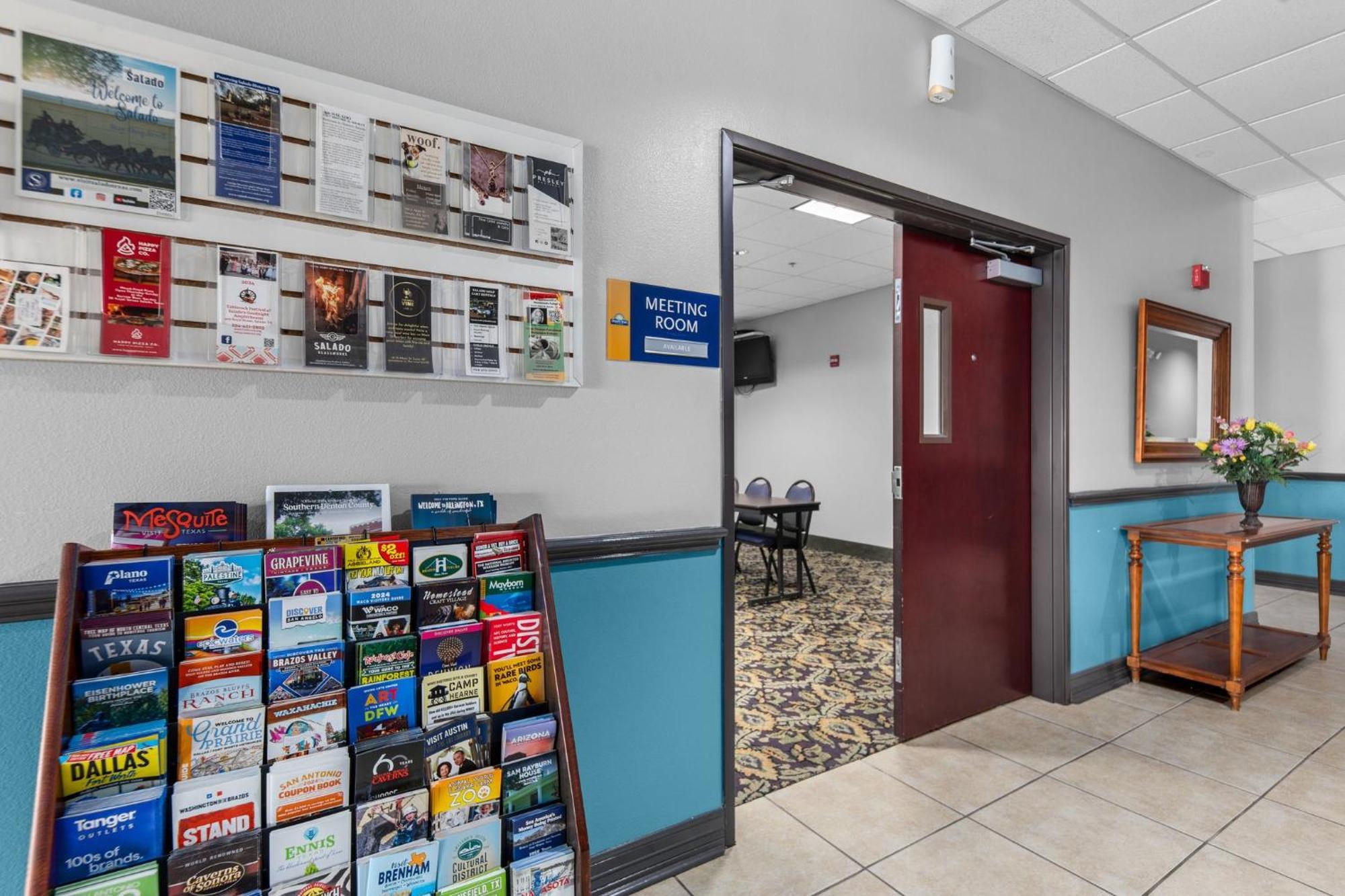 Days Inn By Wyndham Salado Exteriör bild