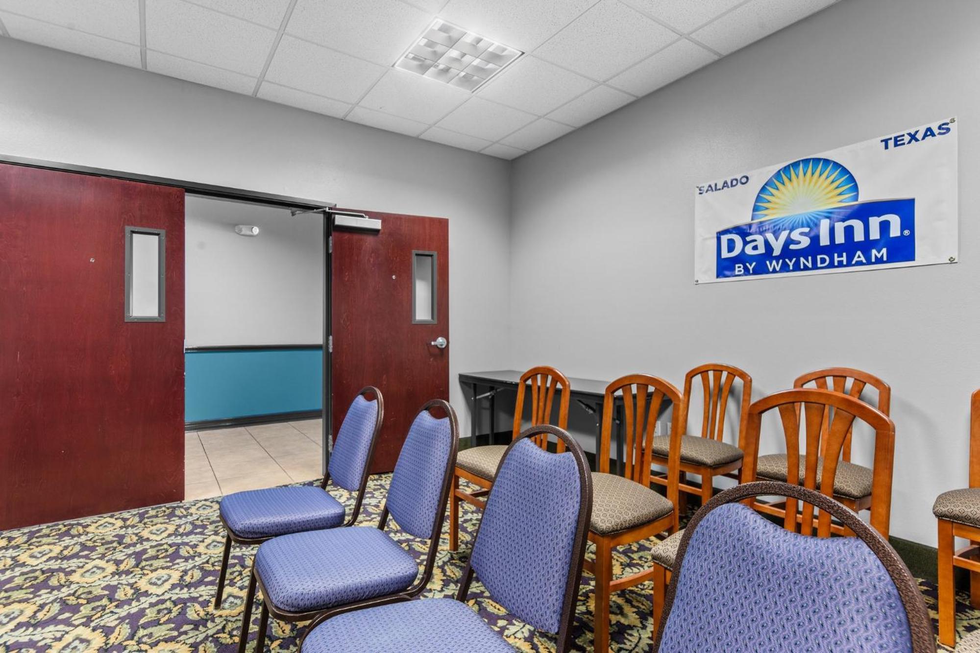 Days Inn By Wyndham Salado Exteriör bild