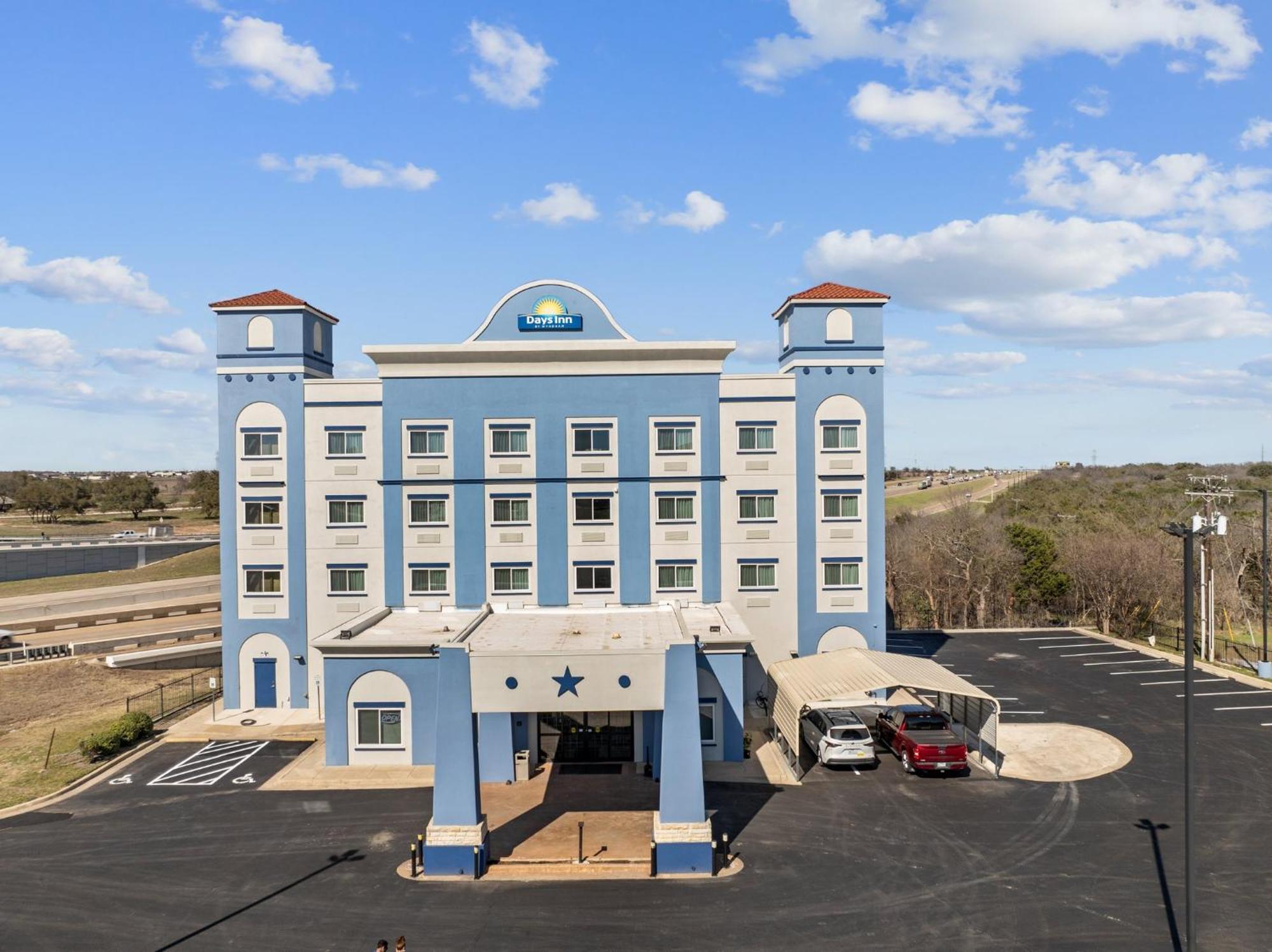 Days Inn By Wyndham Salado Exteriör bild